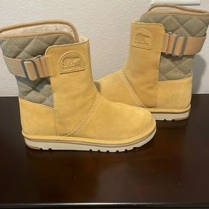SOREL WOMAN BOOTS SIZE 10 PERFECT CONDITION